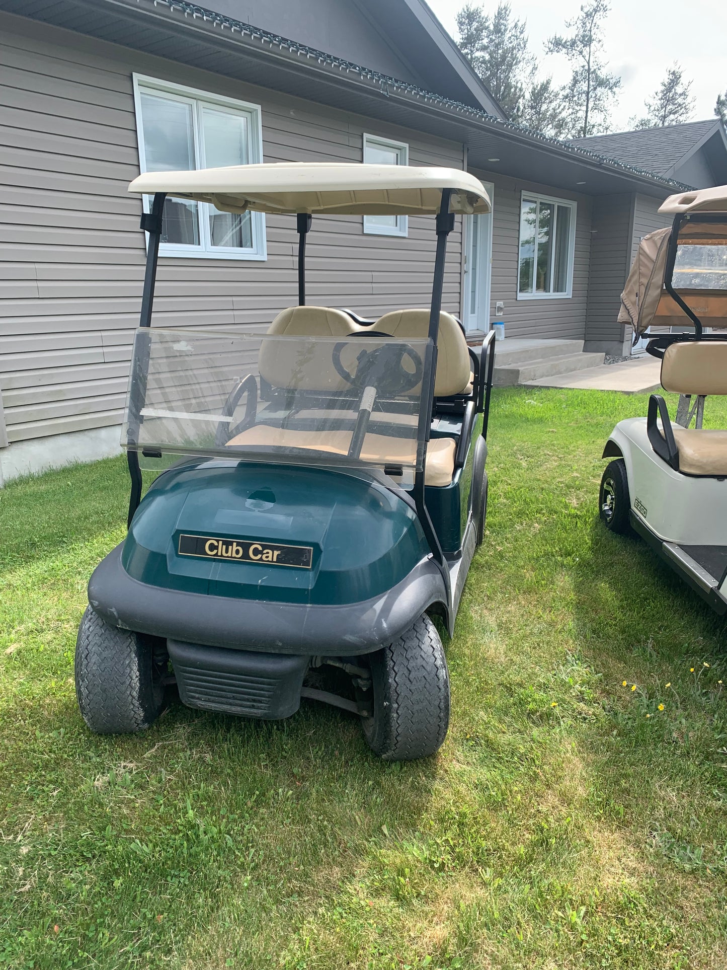 2011 Green Club Car Precedent 48 V Golf Cart