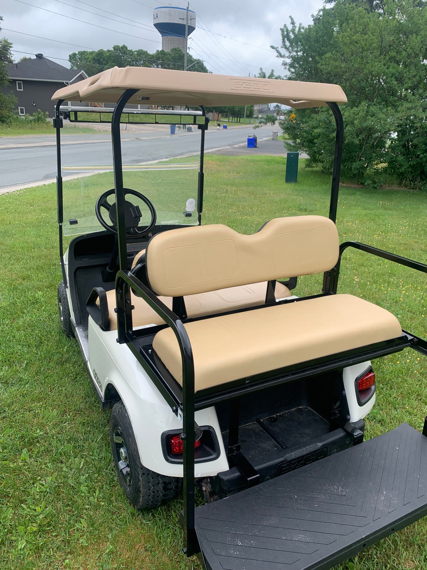 2011 EZGO TXT 48 V White Golf Cart